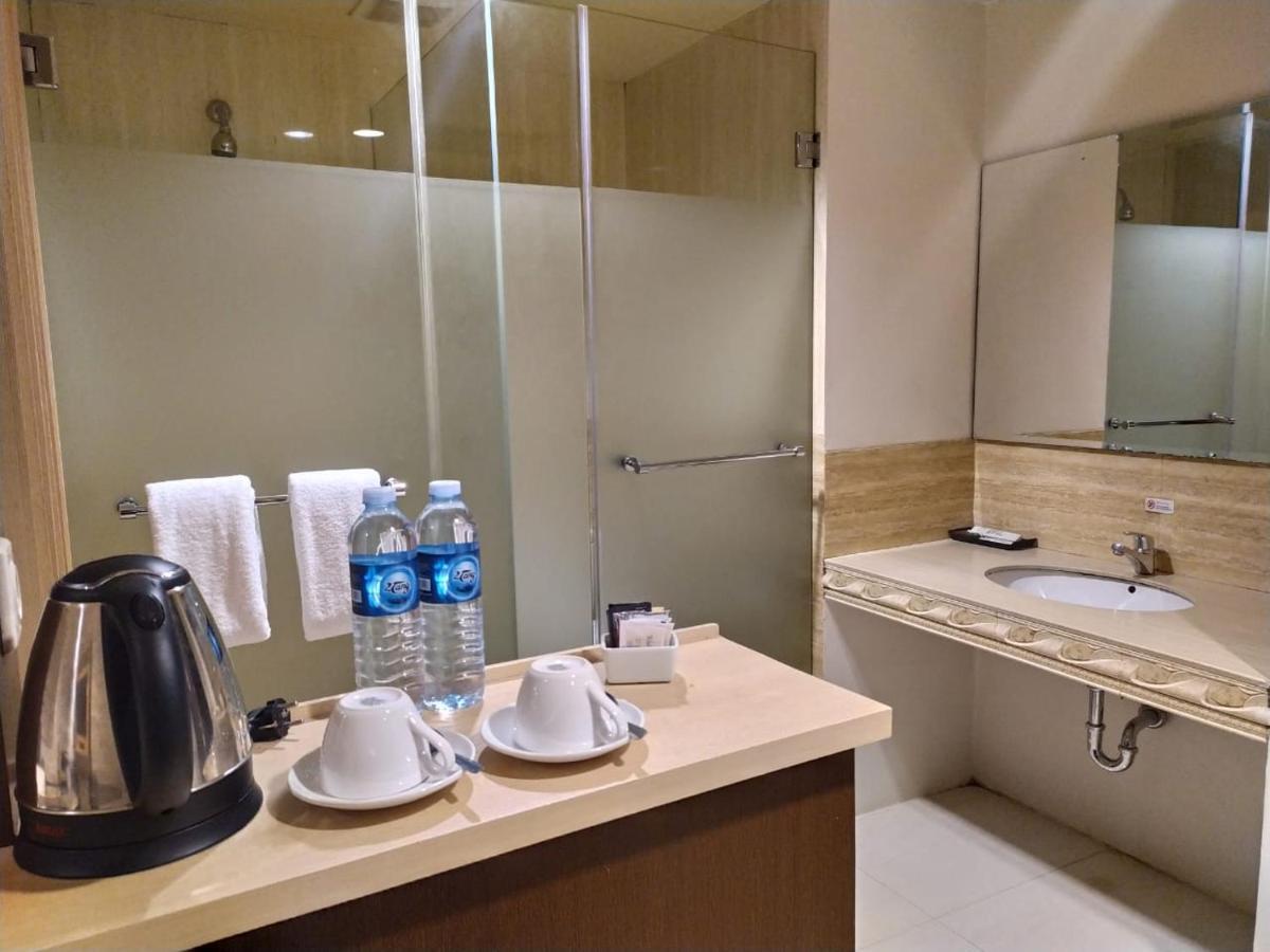 Hotel Olive Tangerang Eksteriør billede