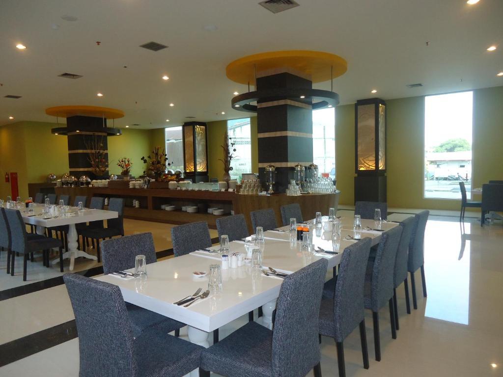 Hotel Olive Tangerang Eksteriør billede